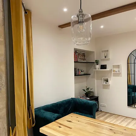 شقة Superbe Montmartre, Rue Des Abbesses *