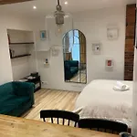 Superbe Montmartre, Rue Des Abbesses Appartement Paris